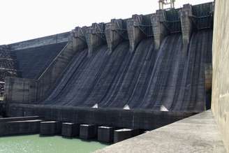 Vista da usina hidrelétrica de Itumbiara. 09/01/2013. REUTERS/Ueslei Marcelino