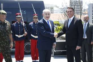 O presidente eleito Jair Bolsonaro recebe a visita do primeiro-ministro de Israel, Benjamin Netanyahu, em Copacabana.