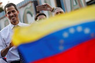 Juan Guaidó durante encontro com simpatizantes em Caracas
19/01/2019 REUTERS/Manaure Quintero 