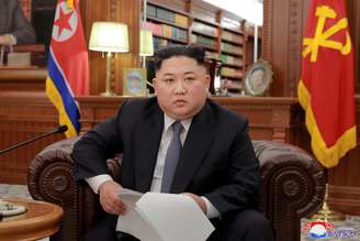 Líder da Coreia do Norte, Kim Jong Un, posa para fotos em Pyongyang
01/01/2019 KCNA/via REUTERS