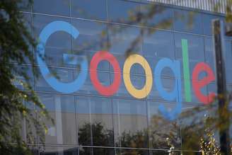 Logotipo do Google na matriz da empresa, na Califórnia. 1/11/2018. REUTERS/ Stephen Lam 