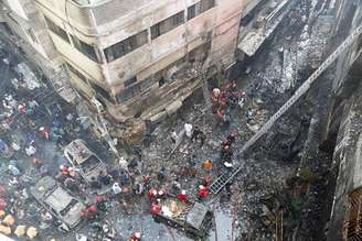 Incêndio em prédios em Bangladesh deixa quase 80 mortos