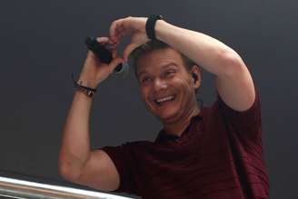 Michel Teló comandou neste domingo, 03, o bloco Bem Sertenajo