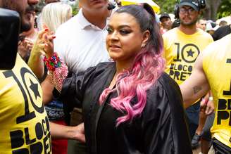 A cantora Preta Gil chega para comandar seu bloco durante folia no Obelisco do Ibirapuera, na zona sul da cidade de São Paulo, na tarde deste domingo (10/03/2019)