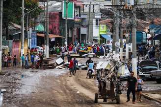 Estragos causados no bairro São João Clímaco, na zona sul de São Paulo, pela forte chuva que atingiu a cidade