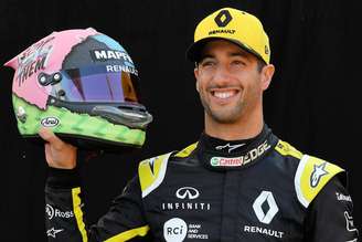 “Rosa, azul e verde”, Daniel Ricciardo revela seu novo capacete para 2019