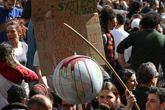 Milhares de jovens protestam pelo clima na Itália e no mundo