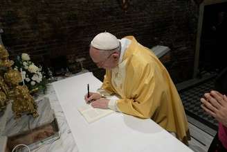 Papa Francisco assina exortação apostólica em Loreto, na Itália
