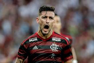 De Arrascaeta comemora seu gol durante partida entre Vasco X Flamengo válida pela final da Taça Rio do campeonato Carioca de 2019, no estádio do Maracanã, zona norte da cidade, neste domingo (31/03)