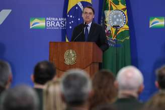 Palavras do Presidente da República, Jair Bolsonaro, na Cerimônia de cumprimentos aos Oficiais-Generais recém- promovidos e e entrega da Medalha da Vitória e da Medalha Militar 