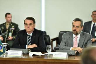 O presidente Jair Bolsonaro e o novo ministro da Educação, Abraham Weintraub. 