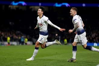 Son foi o cara da partida para o Tottenham (Foto: AFP)