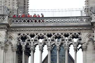 Bombeiros trabalham em Catedral de Notre Dame após incêndio
16/04/2019
REUTERS/Yves Herman