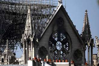 Catedral de Notre-Dame foi parcialmente destruída por incêndio