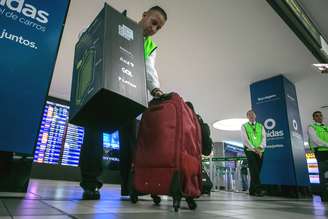Fiscalização educativa de bagagem de mão no Aeroporto de Congonhas, na zona sul da capital paulista