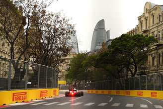 GP do Azerbaijão: tampa do bueiro causa acidente com Russell; 1º treino cancelado em Baku