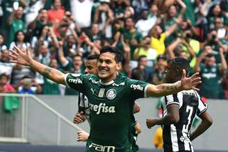 O zagueiro Gustavo Goméz marcou o único gol da partida entre Palmeiras e Botafogo, realizada no estádio Mané Garrincha, em Brasília