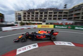 Verstappen recebe dois pontos de penalidade em sua licença de corrida