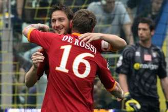 De Rossi teria pedido demissão de Totti na Roma, diz jornal