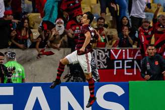 Rodrigo Caio, jogador do Flamengo, comemora seu gol durante a segunda partida contra o Corinthians, válida pelas oitavas de final da Copa do Brasil 2019.