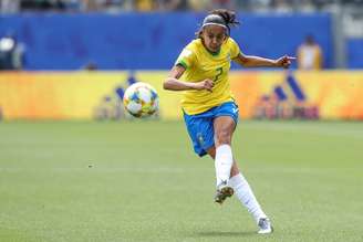 Andressa Alves durante jogo da Seleção Brasileira contra a Jamaica