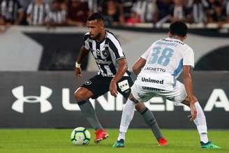 Alex Santana não conseguiu criar boas chances (Foto: Vítor Silva/Botafogo)