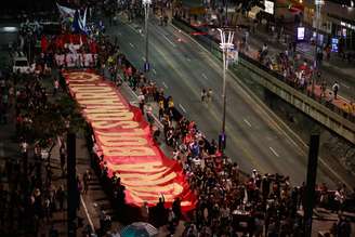 Ato contra a Reforma da Previdência, que saiu de frente ao Museu de Arte de São Paulo (Masp), na Avenida Paulista, na tarde desta sexta-feira, 14 de junho de 2019, dia de greve geral em todo o país. O grupo seguiu em passeata para a Praça República. Ao final do ato, houve confronto com a polícia, que usou bomba de gás lacrimogêneo para dispersar os ativistas.