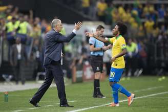 Willian não poderá estar à disposição de Tite na decisão (Foto: Lucas Figueiredo/CBF)