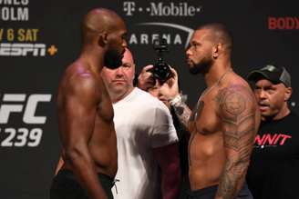 Jones defenderá cinturão meio-pesado contra o brasileiro Thiago Marreta na luta principal (Foto: Getty Images/UFC)