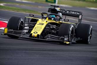Renault admite foco em Ricciardo na Inglaterra
