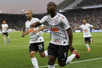 Comemoração do primeiro gol do Corinthians, marcado por Vagner Love, durante partida entre Corinthians x CSA, válida pela 10ª rodada do Campeonato Brasileiro 2019, realizada no Arena Corinthians