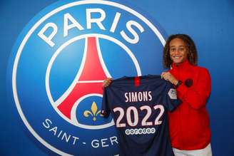 Xavi Simons, meia holandês de apenas 16 anos, assinou contrato de três anos com o Paris Saint-Germain após recusar proposta de renovação do Barcelona