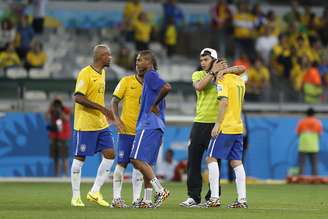 Jogadores ainda no gramado do Mineirão após o humilhante 7 a 1