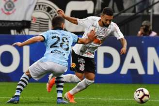 Corinthians bateu o Montevideo Wanderers por 2 a 0 no primeiro jogo das oitavas (Foto:AFP)