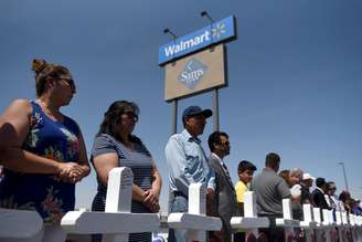 Pessoas prestam homenagem a vítimas de massacre em El Paso, no Texas
05/08/2019
REUTERS/Callaghan O'Hare