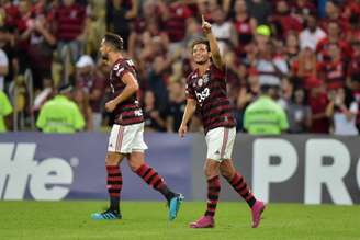 Com passe de Arrascaeta, Willian Arão marcou o primeiro gol da vitória do Flamengo (Foto: Thiago Ribeiro)