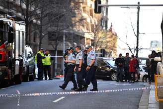 Policiais analisam local onde teria ocorrido ataque a facas em Sydney
13/08/2019 Dean Lewis/AAP/via REUTERS  