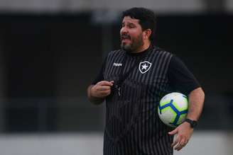 Barroca elogiou o trabalho integrado com a base alvinegra (Foto: Vítor Silva/Botafogo)