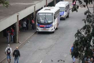 Protesto de motoristas de ônibus fecha 17 terminais e afeta trânsito em São Paulo