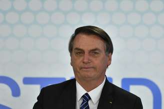 Presidente Jair Bolsonaro passar por cirurgia em São Paulo neste domingo (8)