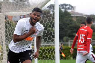 Nathan fez, de cabeça, o único gol do Corinthians na partida (Luiz Munhoz)