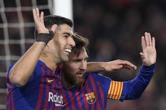 Suárez e Messi tem contrato com o Barcelona até junho de 2021 (Foto: Lluis Gene/AFP)
