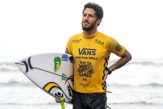 Filipe Toledo minimizou os rumores de lesão e explicou sua decisão de abandonar o evento-teste do surfe em Tóquio