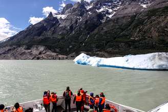 Bloco de gelo no parque nacional Torres del Paine, no Chile
29/11/2017
REUTERS/Stringer