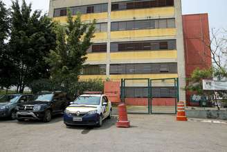 Fachada da Escola Municipal de Ensino Fundamental (Emef) Doutor Paulo Gomes Cardim, do Centro Educacional Unificado (CEU) Aricanduva, na zona leste da capital paulista, onde um aluno esfaqueou um professor nesta quinta-feira, 19