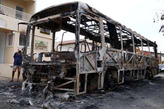 Ônibus incendiado na cidade de Fortaleza