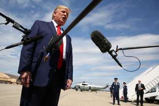 Trump fala a jornalistas na base Andrews
26/09/2019
REUTERS/Jonathan Ernst