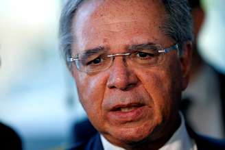 Ministro Paulo Guedes fala com jornalistas em Brasília 31/7/2019 REUTERS/Adriano Machado