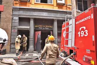 Três bombeiros morreram combatendo um incêndio no Rio de Janeiro