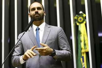 Deputado federal Eduardo Bolsonaro (PSL-SP) disse que poderá haver 'novo AI-5' caso a esquerda radicalize no Brasil